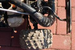 Monsterreifen und Banane