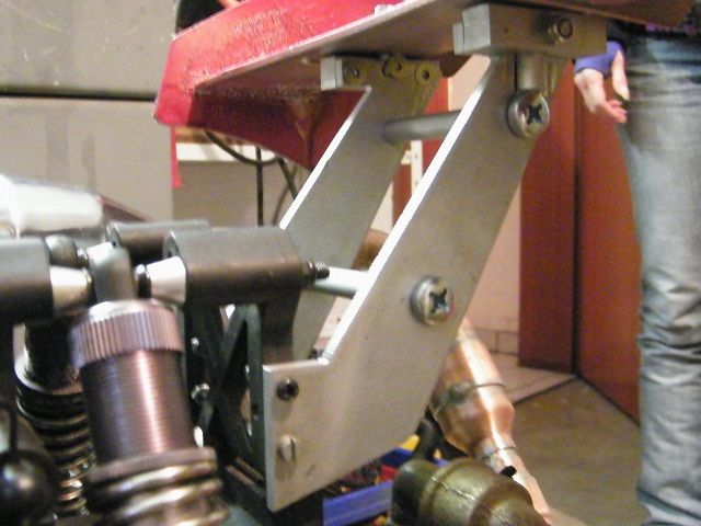 Eigenbau Silencer und Spoilerhalterung